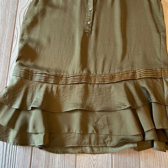 Banana Republic Tiered Ruffle Sleeveless Blouse - Picture 2 of 8